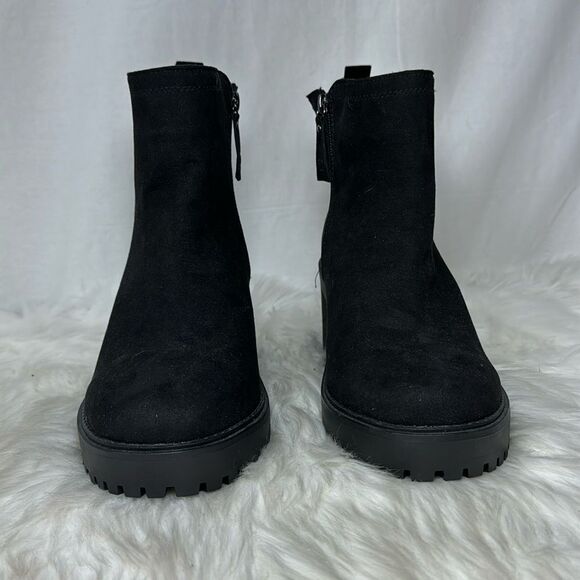 Torrid NWOT Faux Suede Black Wedge Side Zip Booties Extra Wide Width Sz 7.5 - Picture 2 of 6